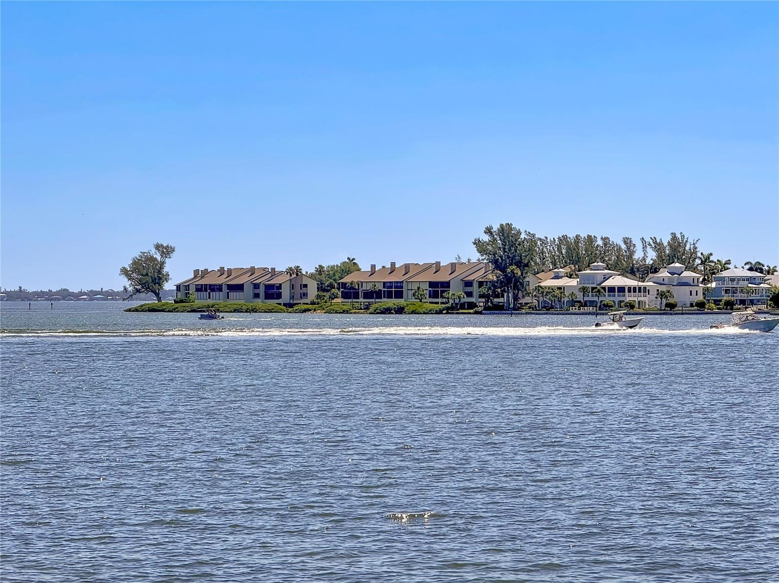 RUNAWAY BAY - Residential