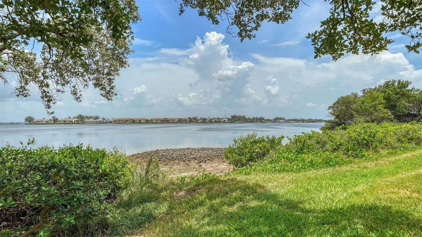 RUNAWAY BAY - Residential