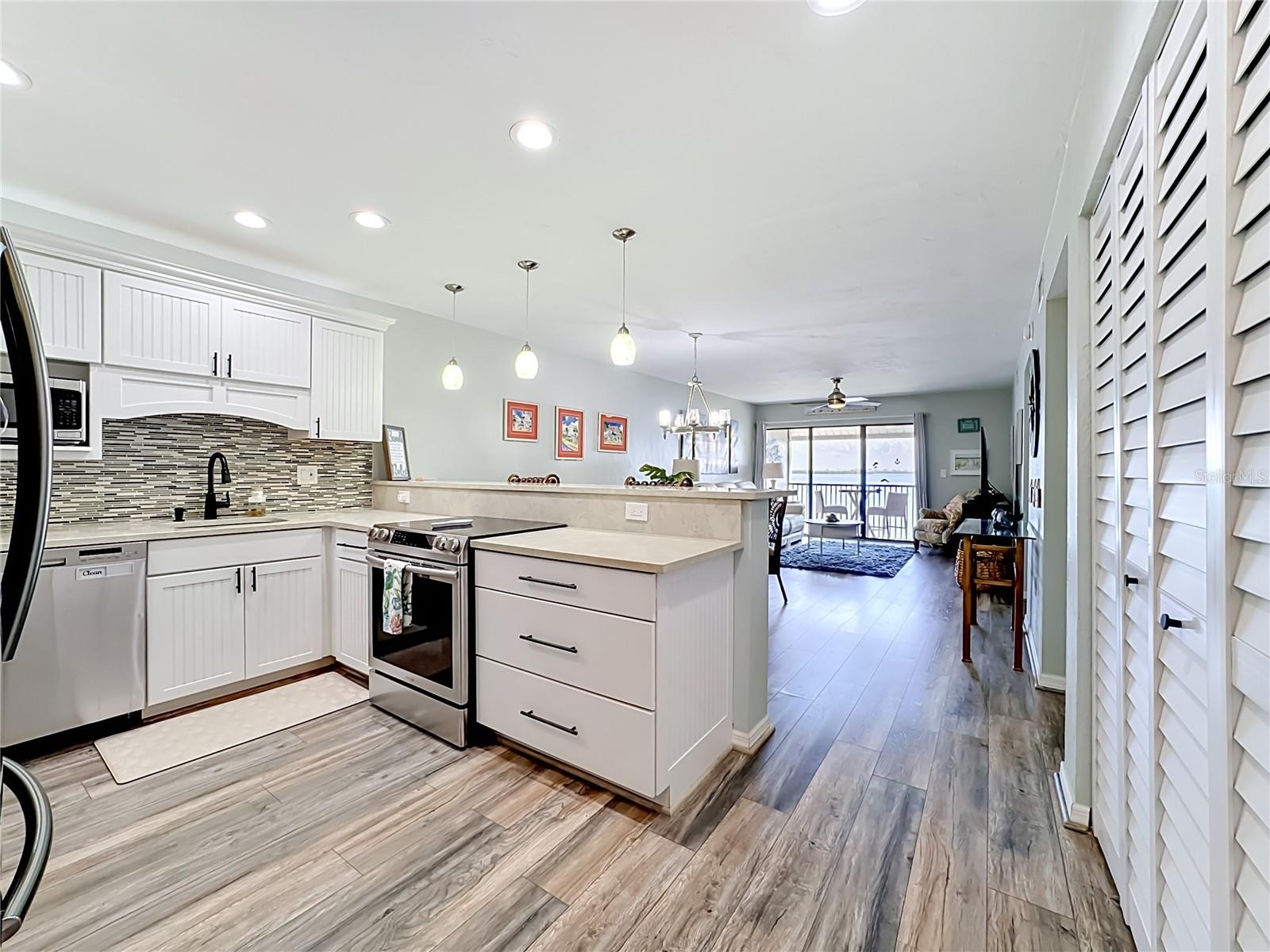 RUNAWAY BAY - Residential