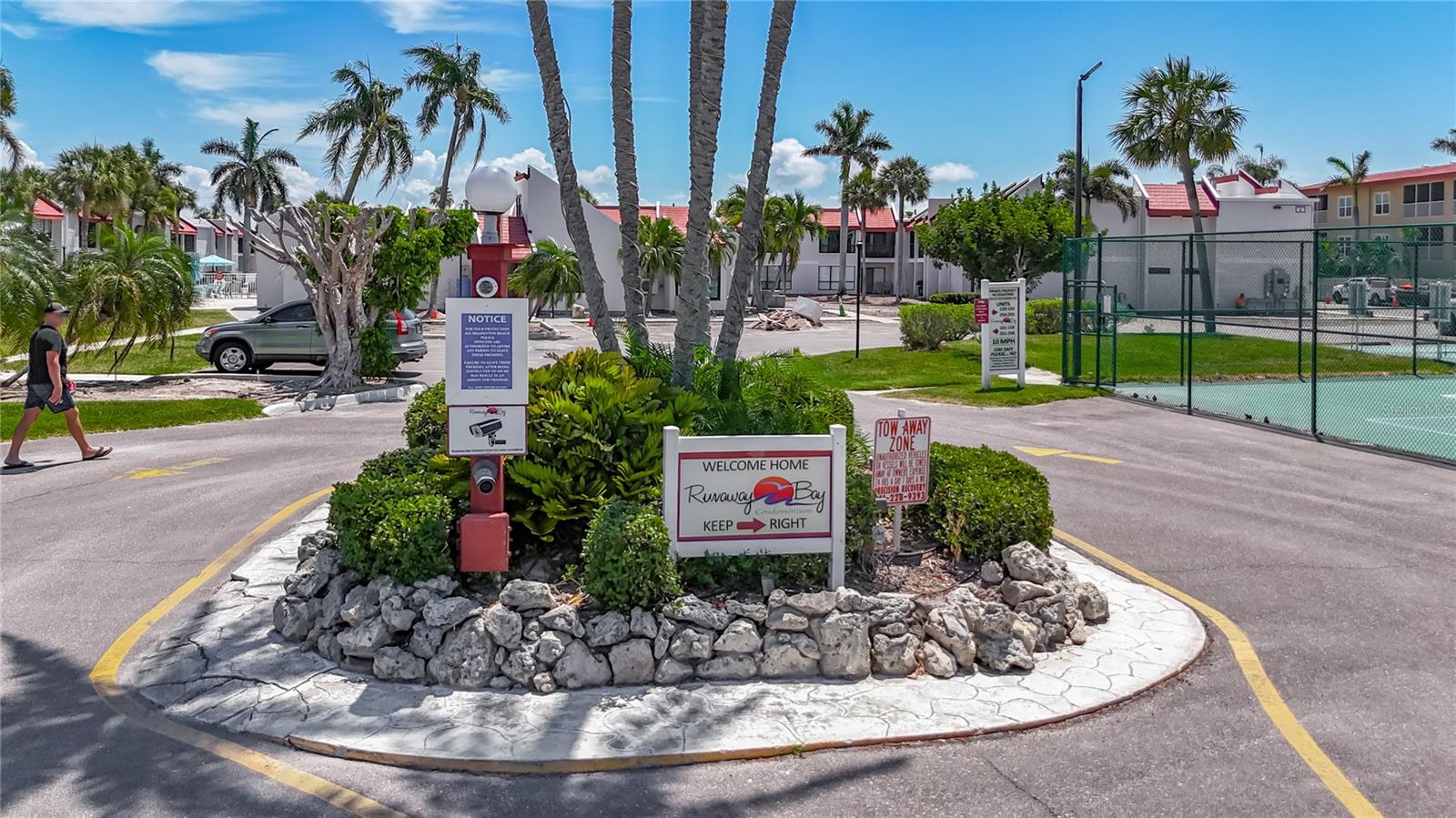 RUNAWAY BAY - Residential