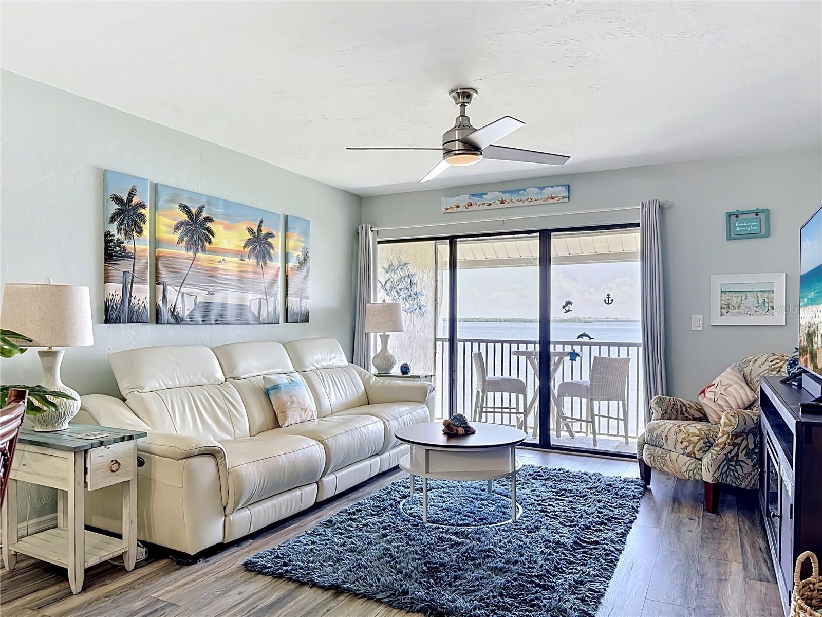 RUNAWAY BAY - Residential