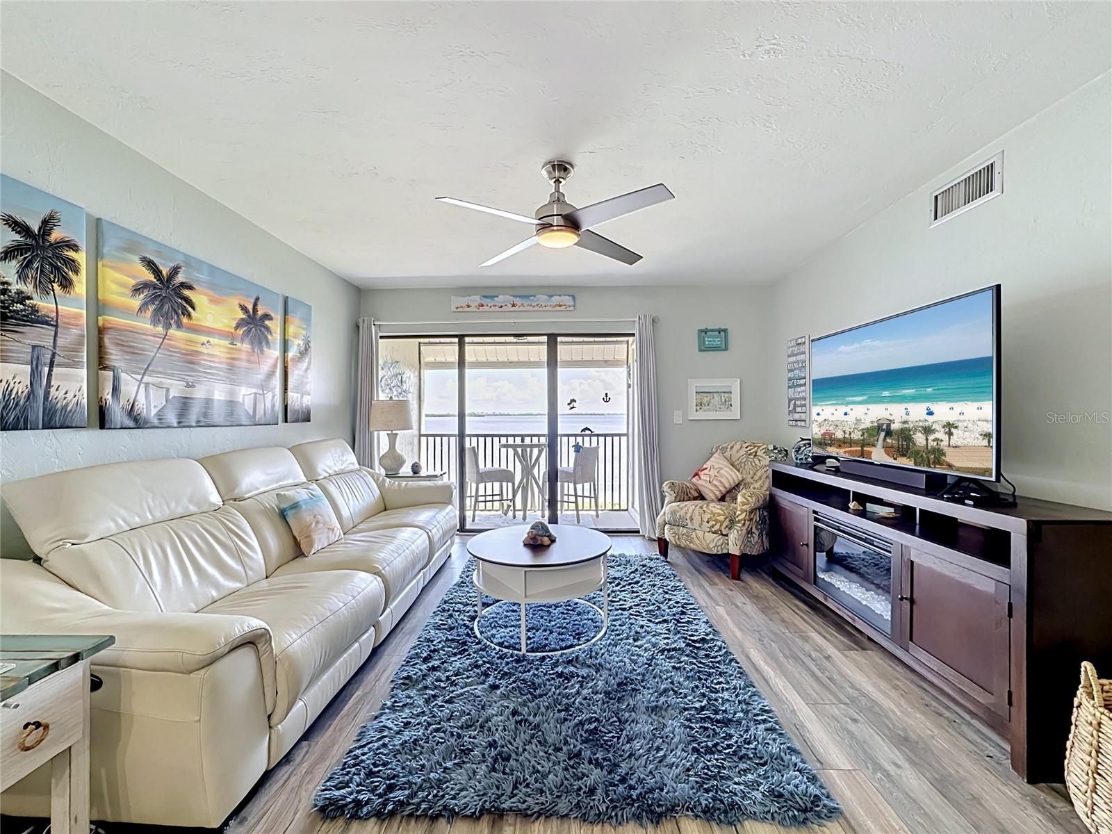 RUNAWAY BAY - Residential