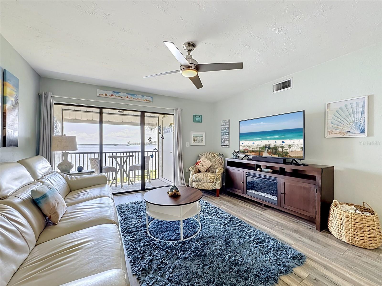 RUNAWAY BAY - Residential