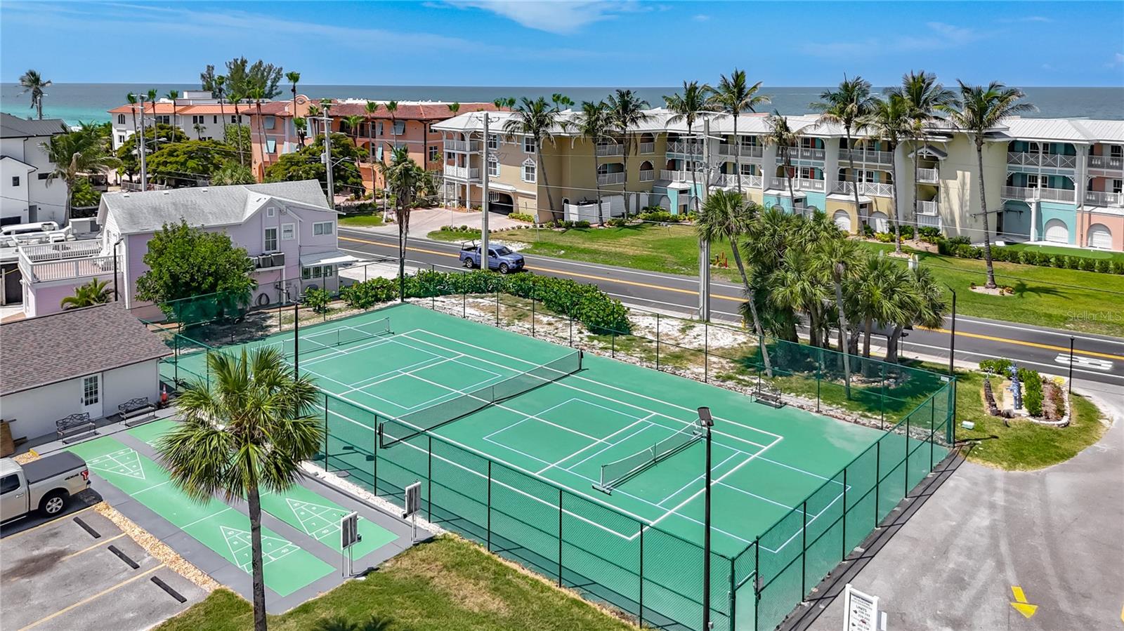 RUNAWAY BAY - Residential