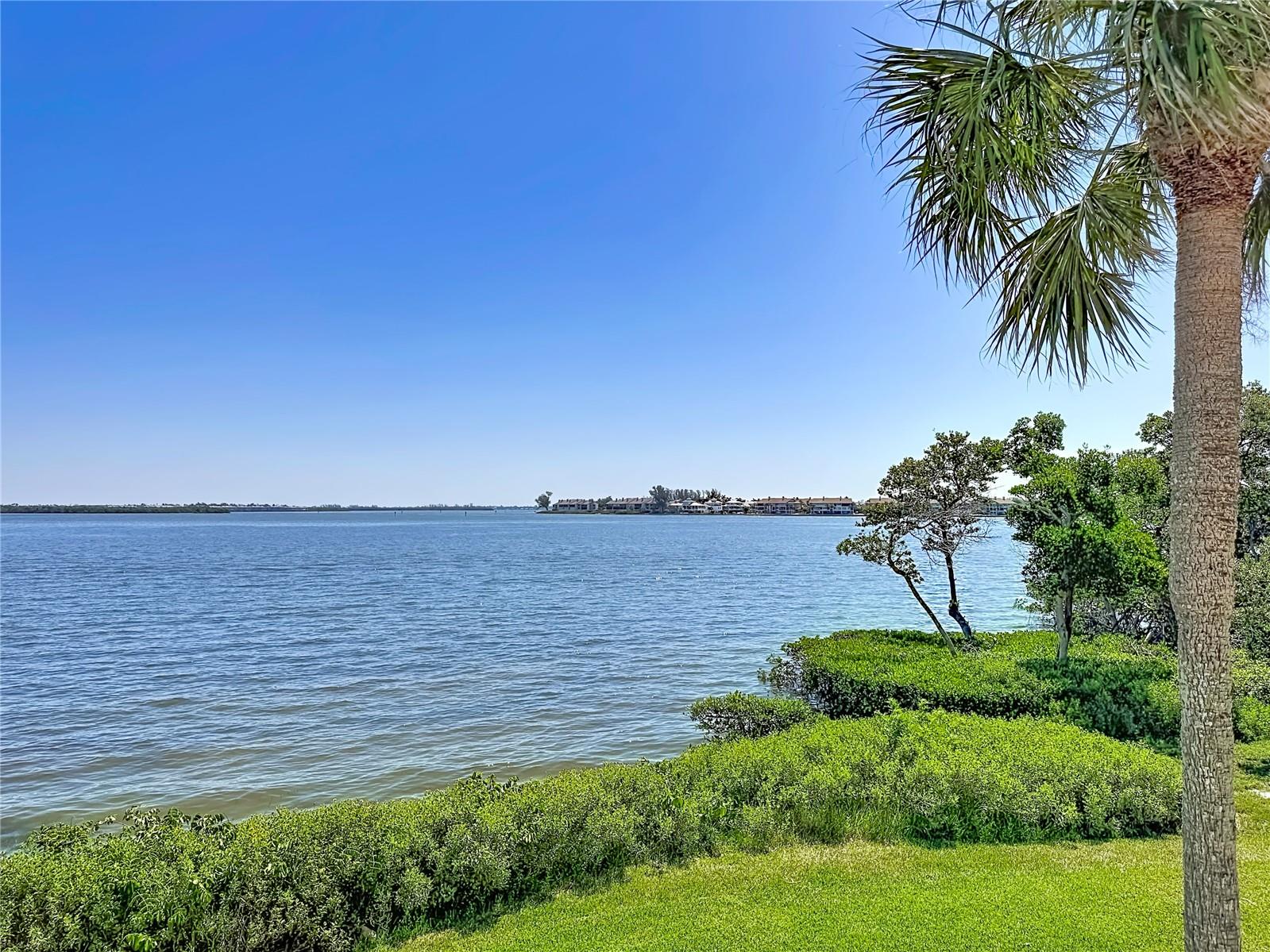 RUNAWAY BAY - Residential