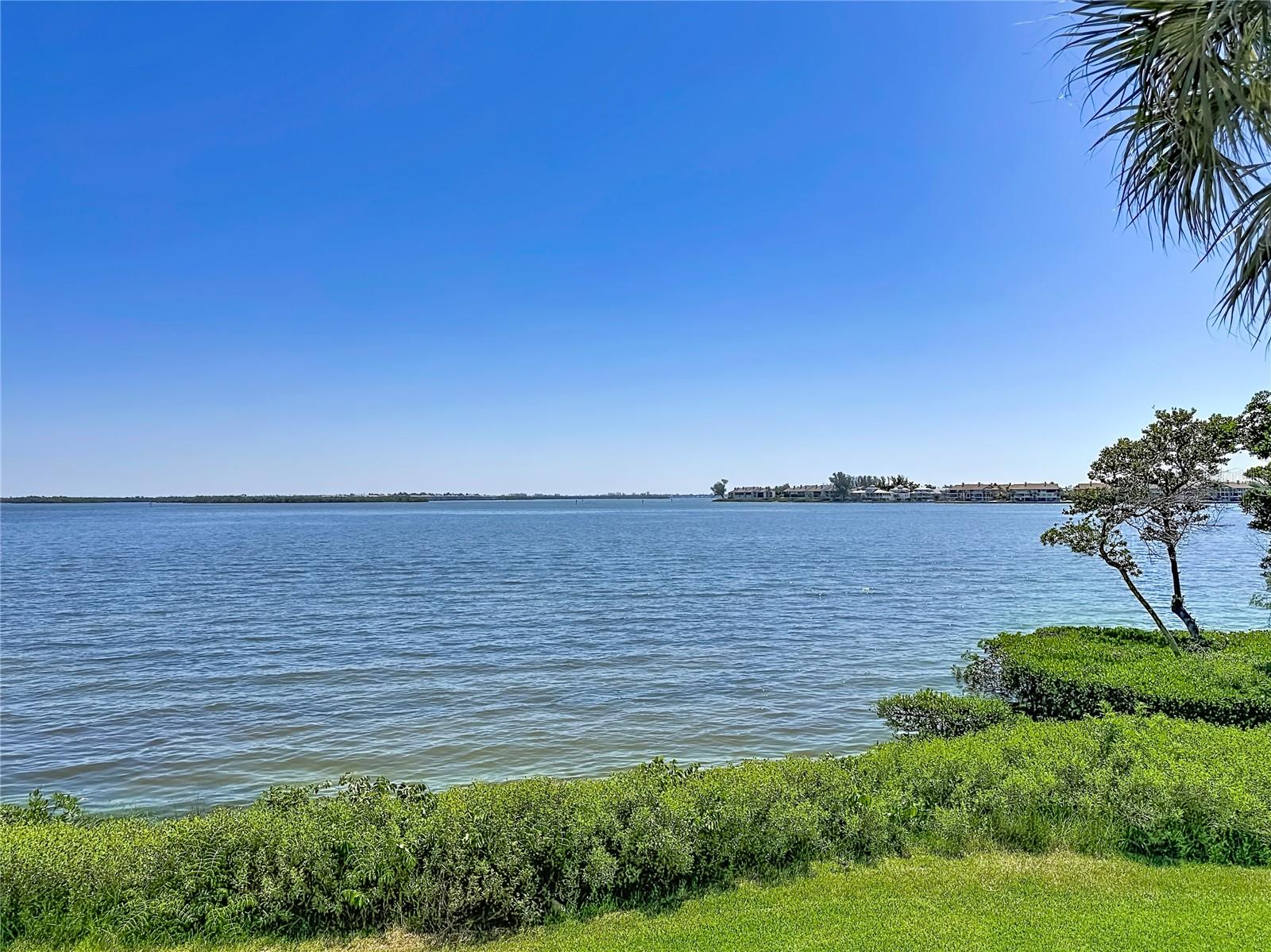RUNAWAY BAY - Residential