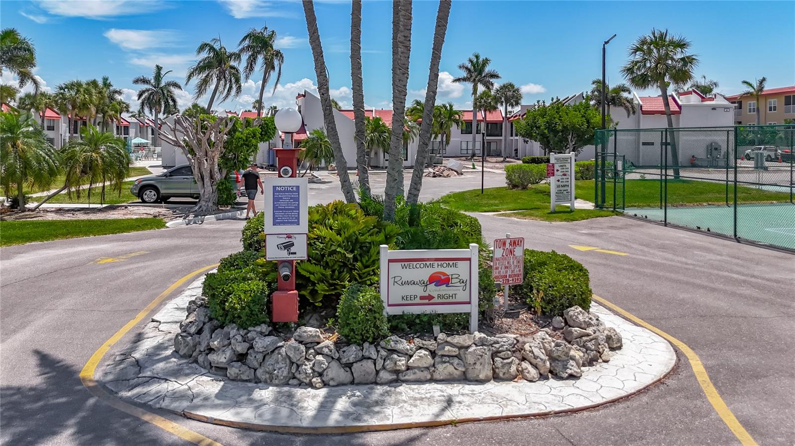 RUNAWAY BAY - Residential