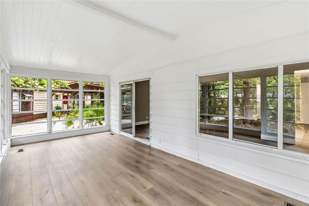 Photo of 518 W Plantation Boulevard, Lake Mary, FL 32746 (MLS # O6404559)