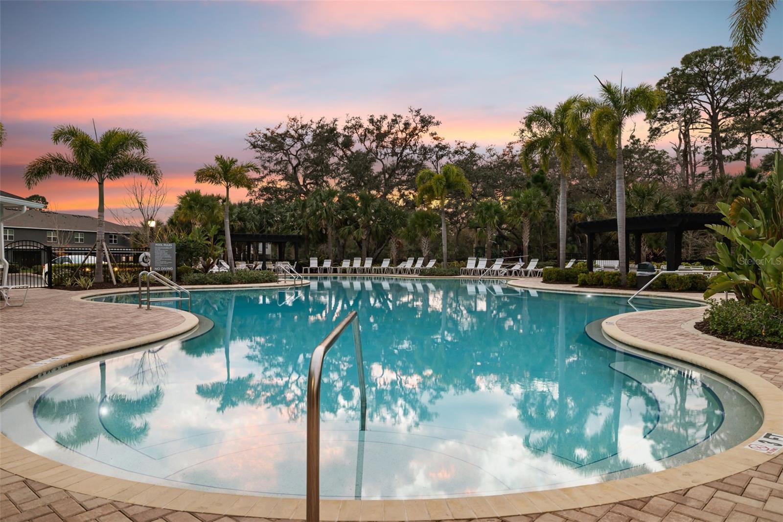 LANDING PH 1 - Residential