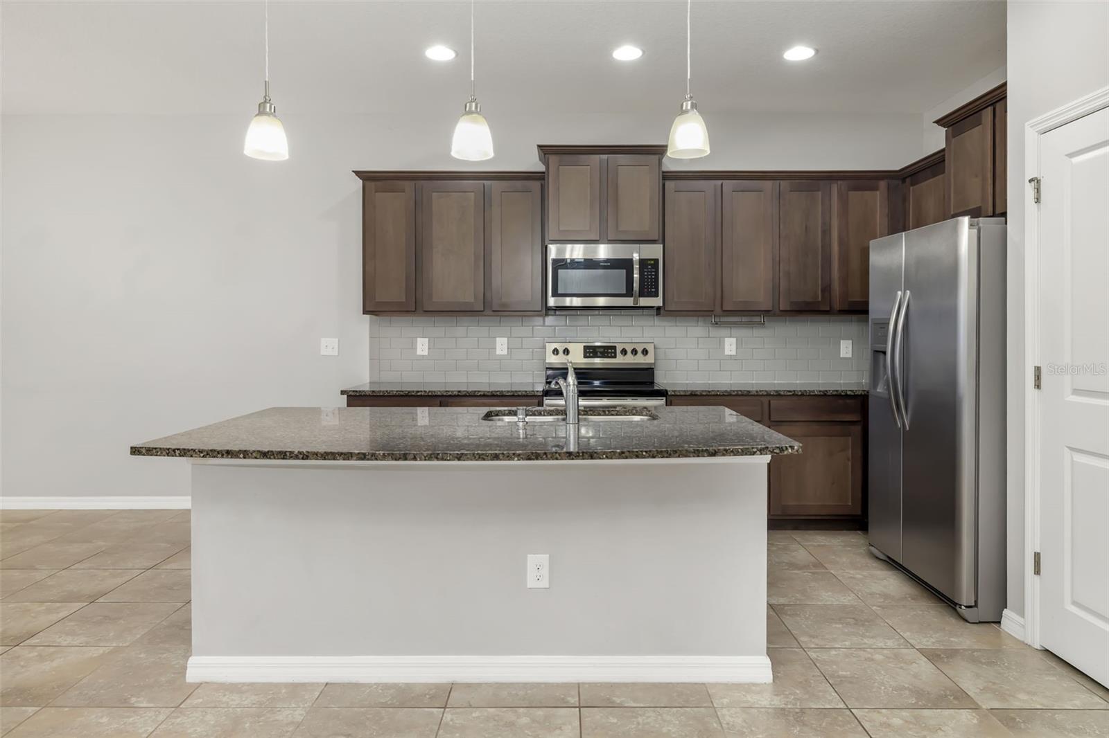 LANDING PH 1 - Residential