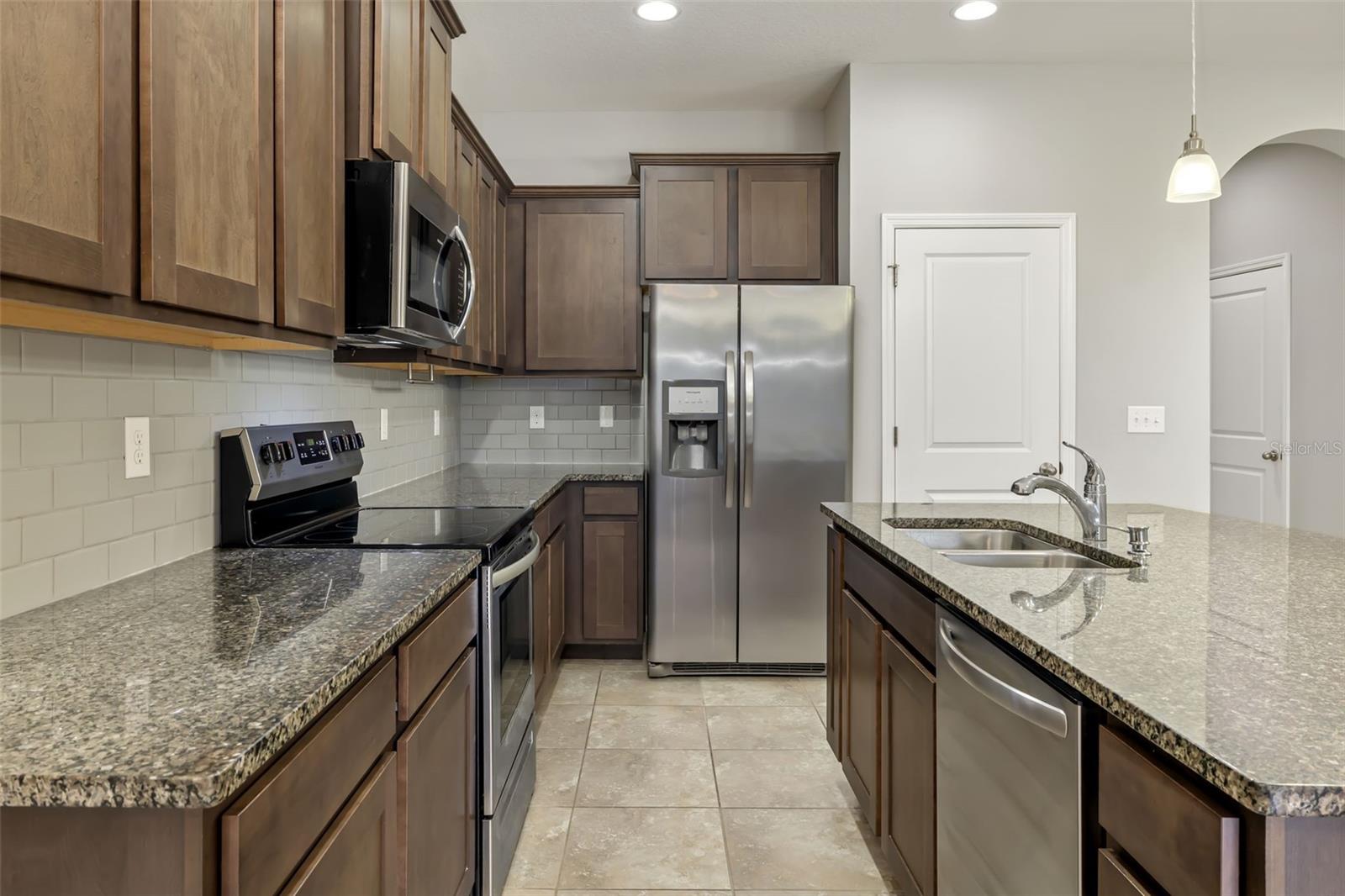 LANDING PH 1 - Residential