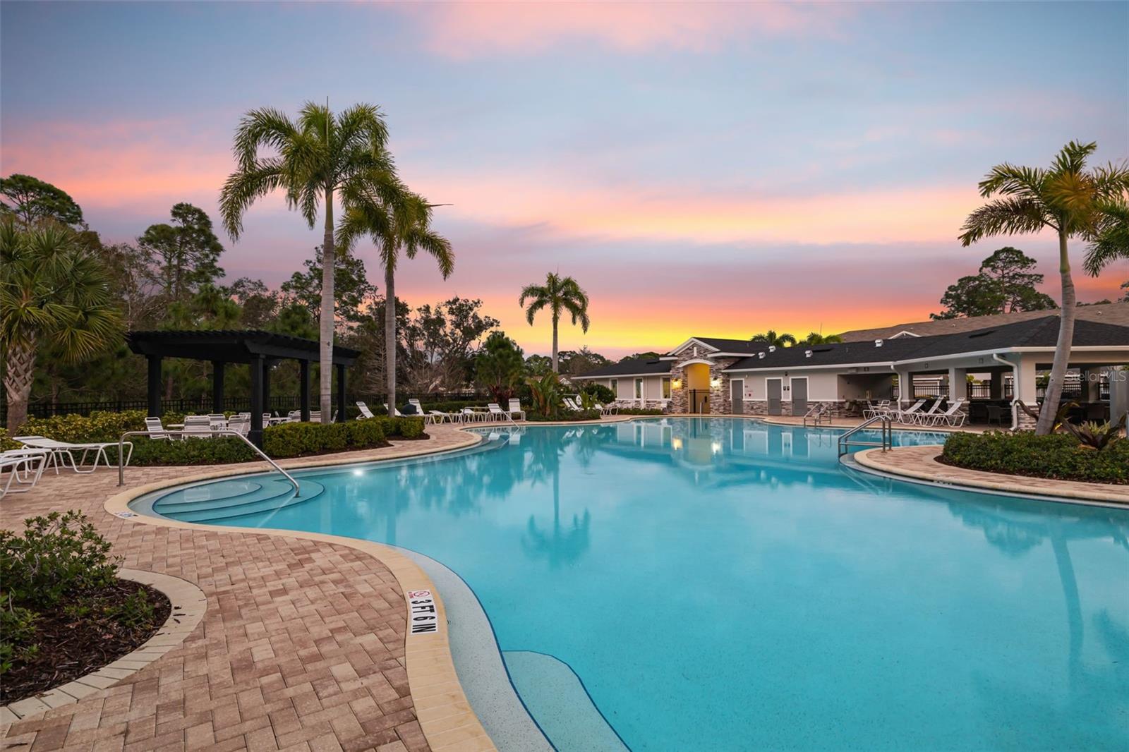 LANDING PH 1 - Residential