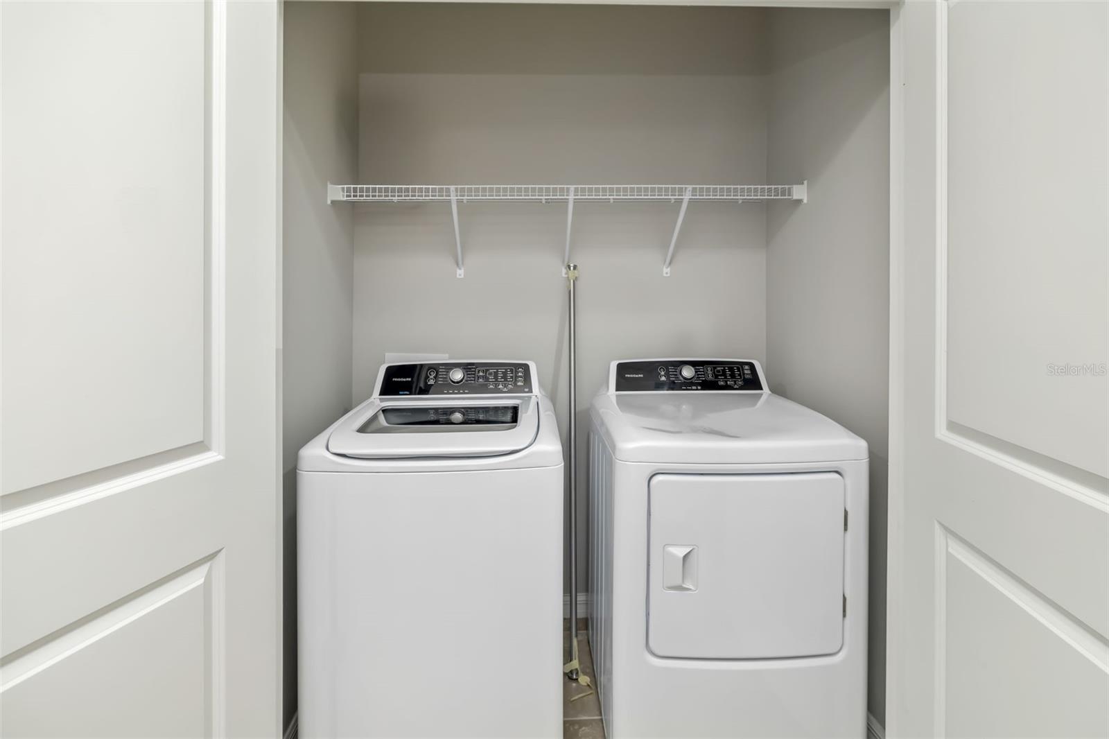 LANDING PH 1 - Residential