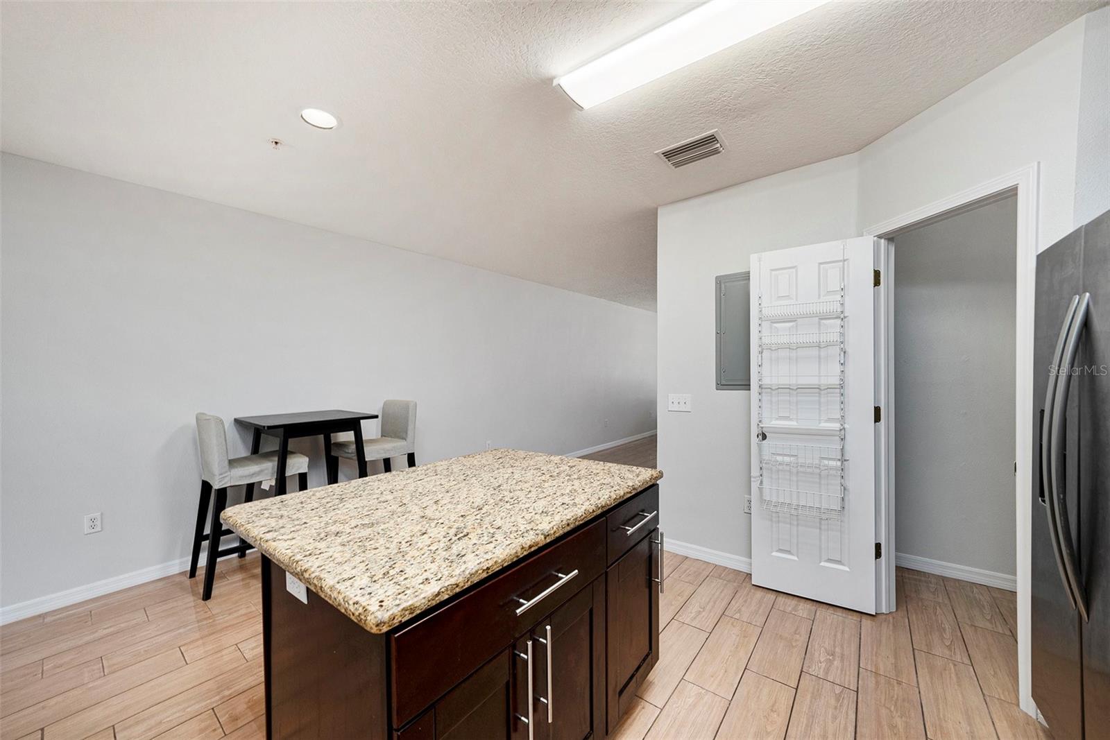 BELLA TERRAZA TWNHMS - Residential