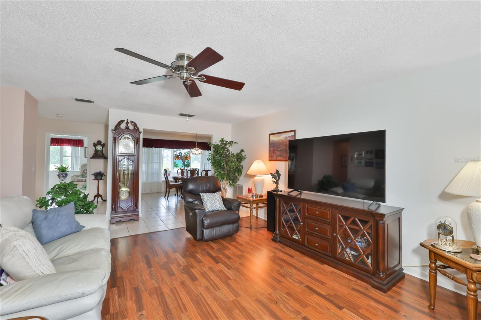 DEL WEBBS SUN CITY FLORIDA UN - Residential