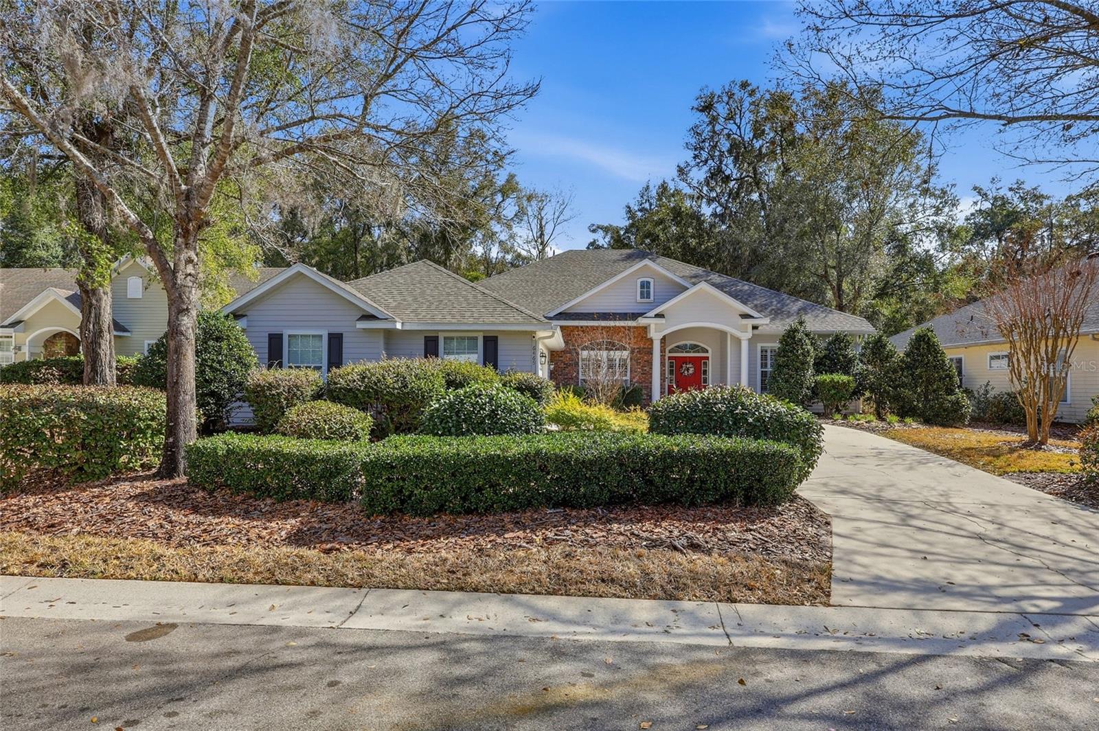 ELOISE GARDENS - Residential