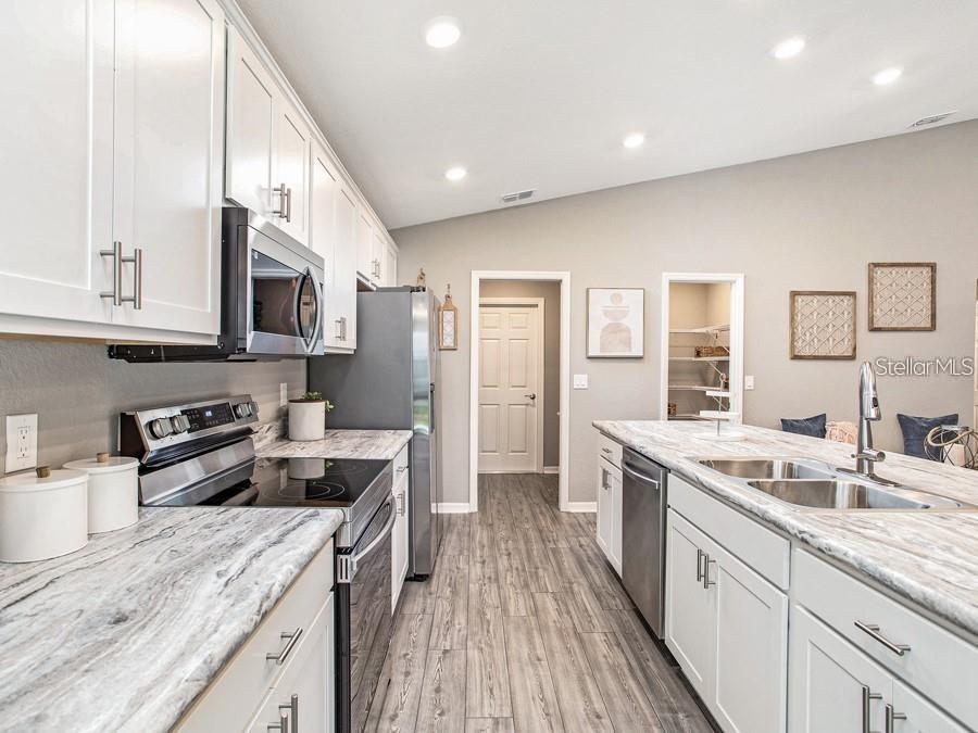 1424 FLEUR DRIVE