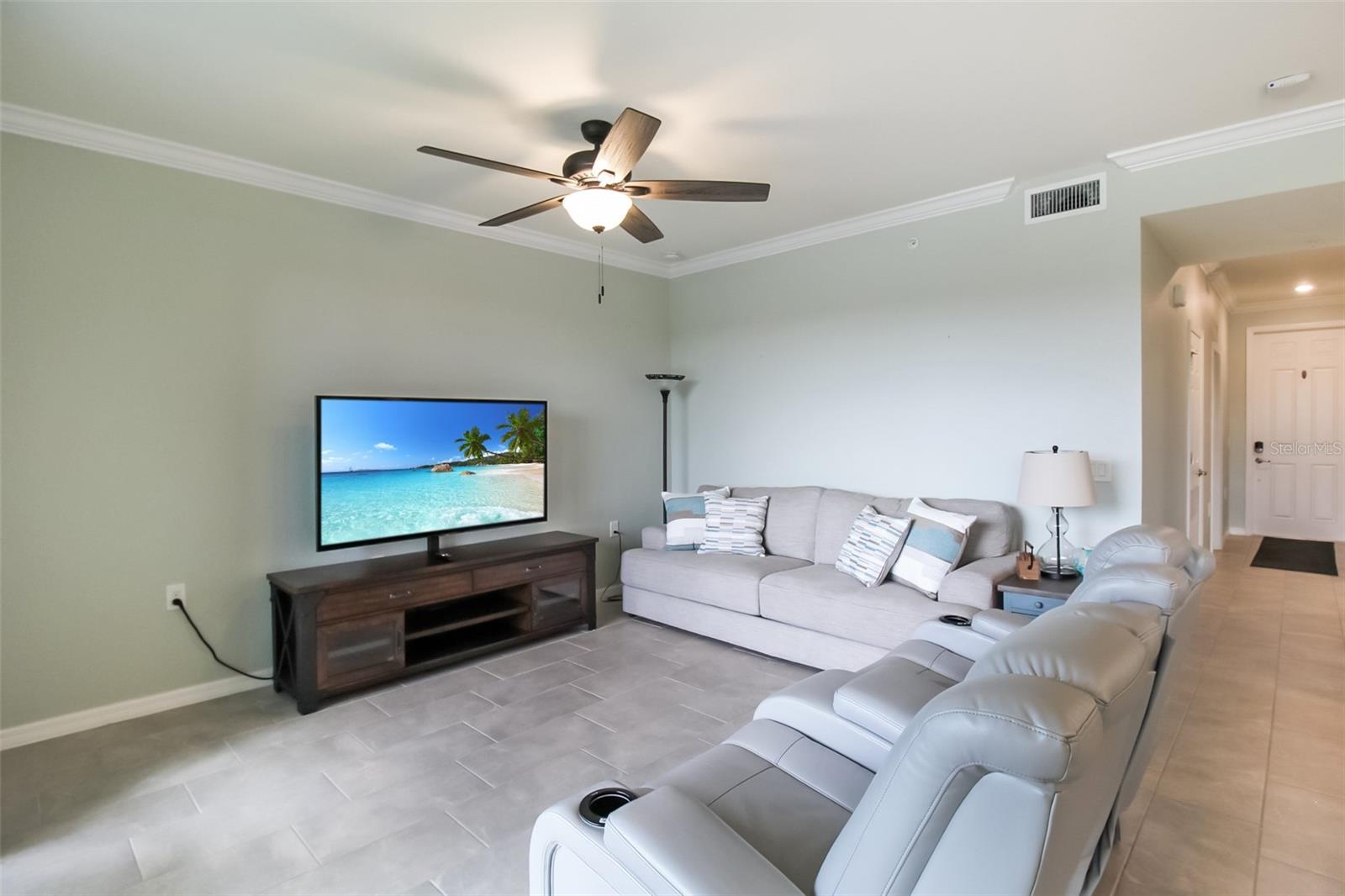 TERRACE VI AT LAKEWOOD NATIONAL PH II - Residential Lease