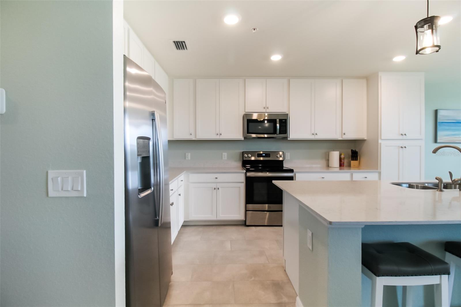 TERRACE VI AT LAKEWOOD NATIONAL PH II - Residential Lease