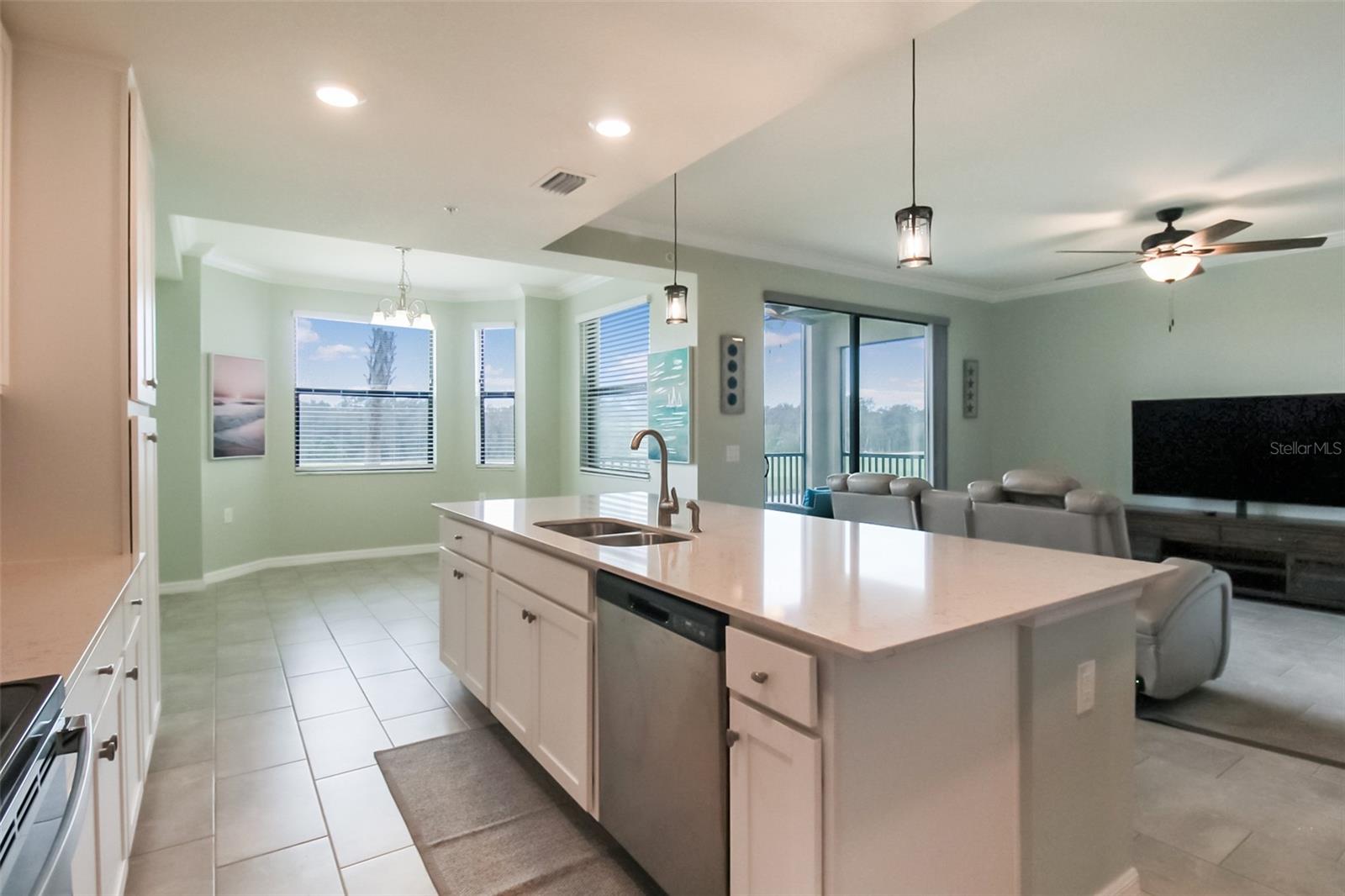 TERRACE VI AT LAKEWOOD NATIONAL PH II - Residential Lease