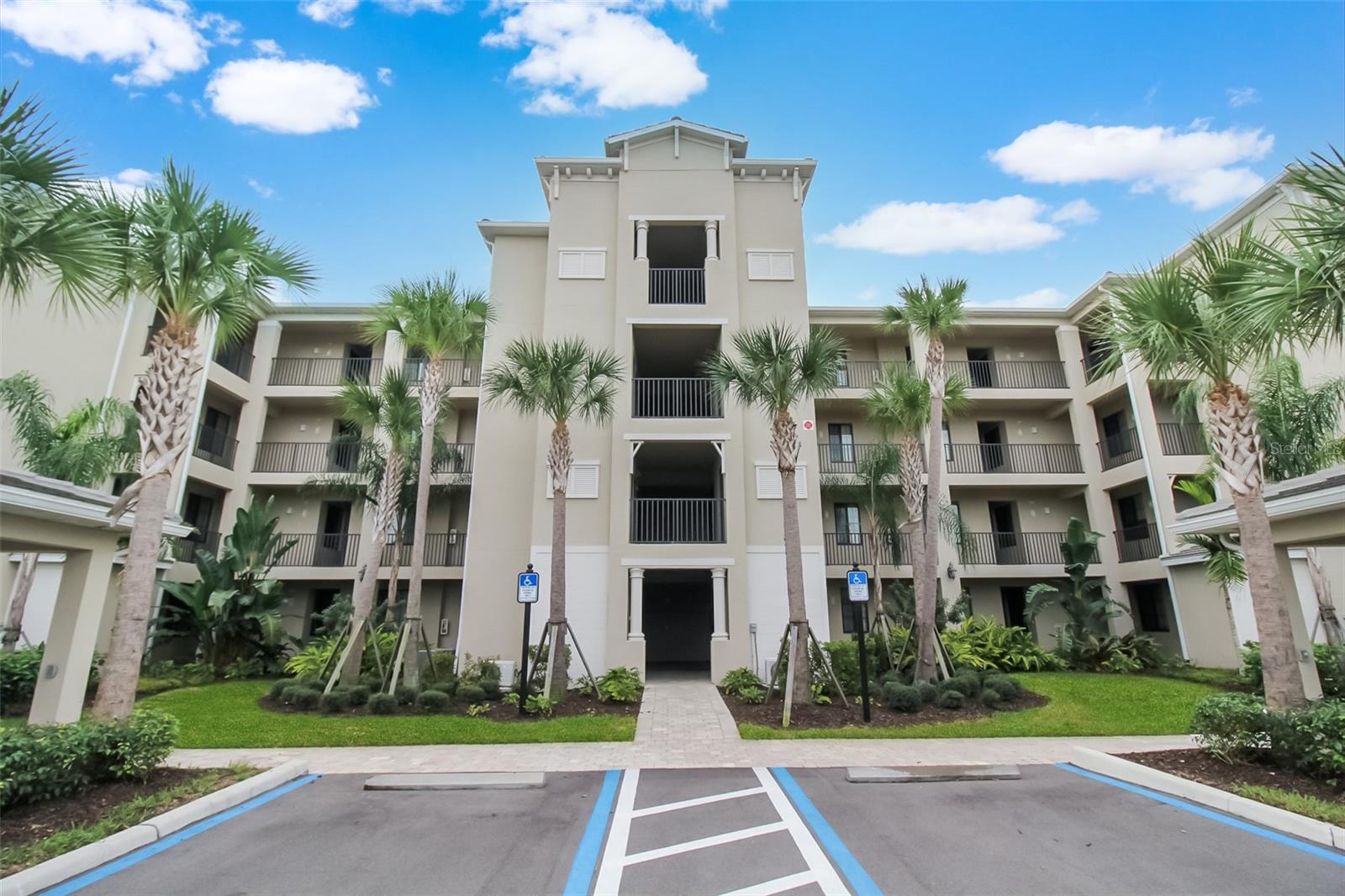 TERRACE VI AT LAKEWOOD NATIONAL PH II - Residential Lease
