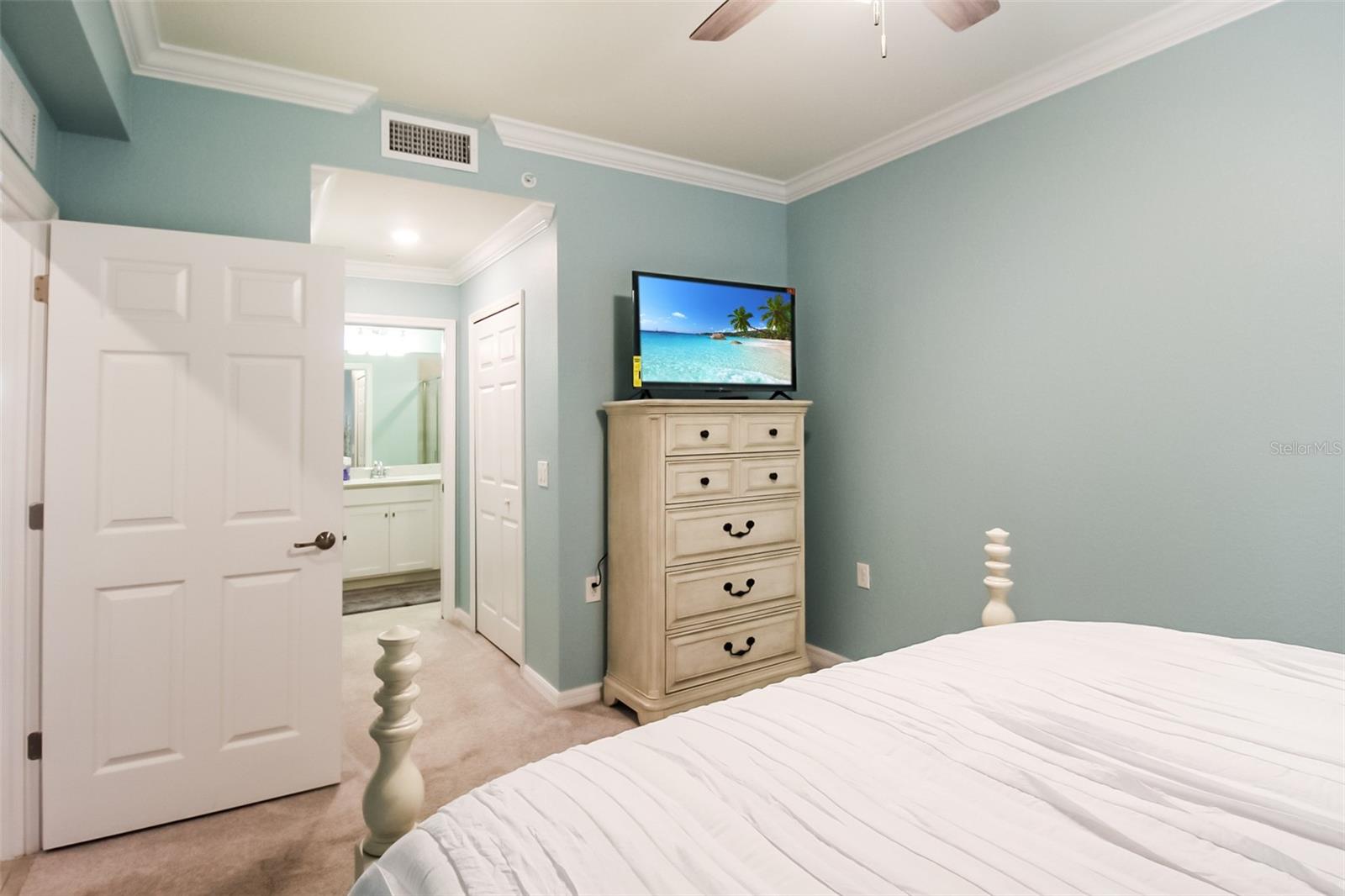 TERRACE VI AT LAKEWOOD NATIONAL PH II - Residential Lease