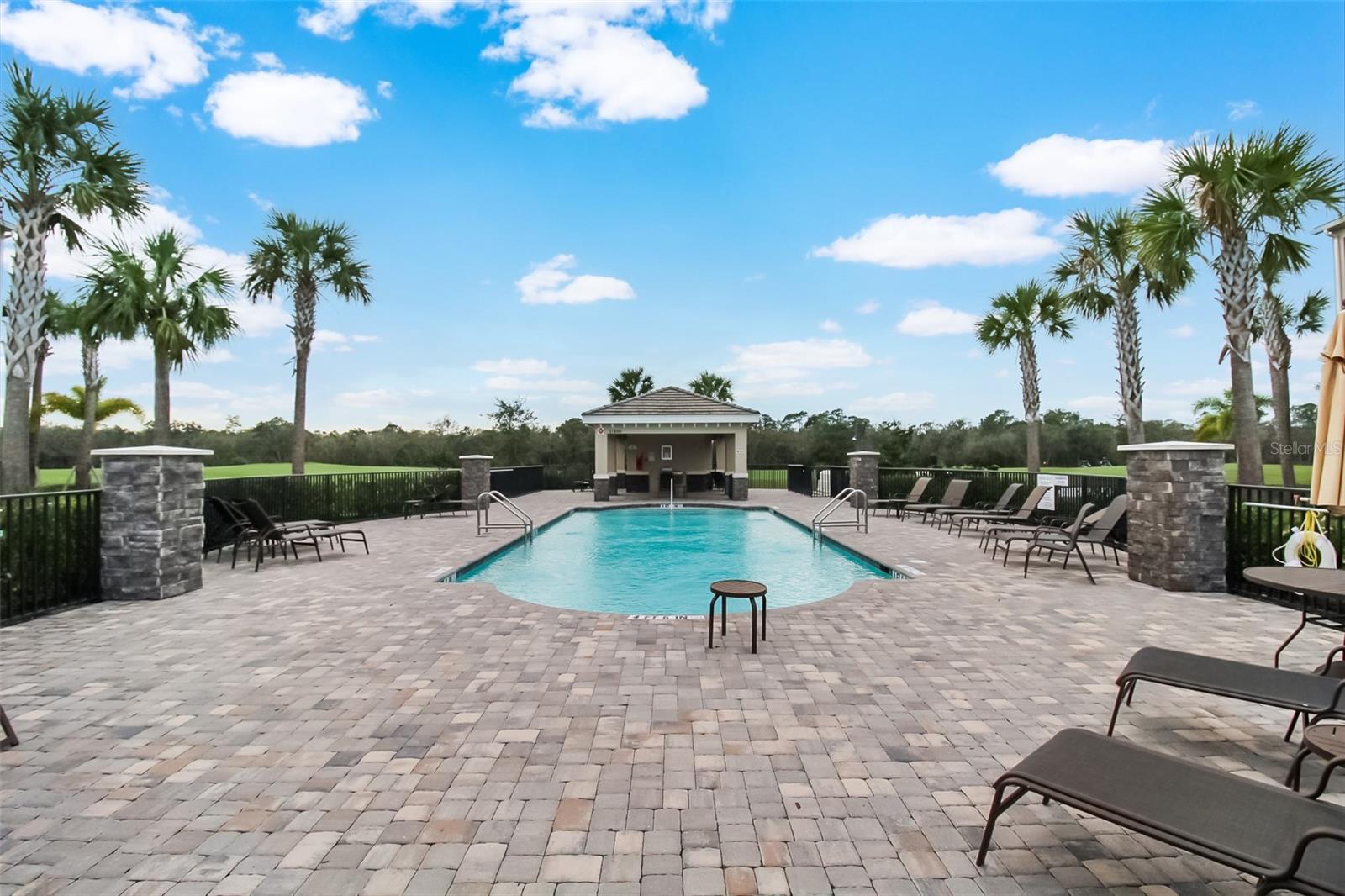 TERRACE VI AT LAKEWOOD NATIONAL PH II - Residential Lease