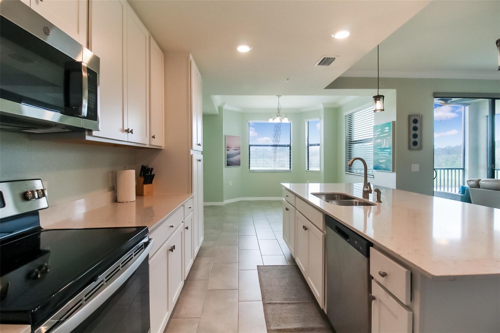 TERRACE VI AT LAKEWOOD NATIONAL PH II - Residential Lease