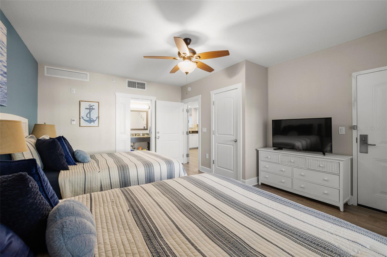 HARBOURSIDE AT MARKER 33 VACATION CONDO - Residential