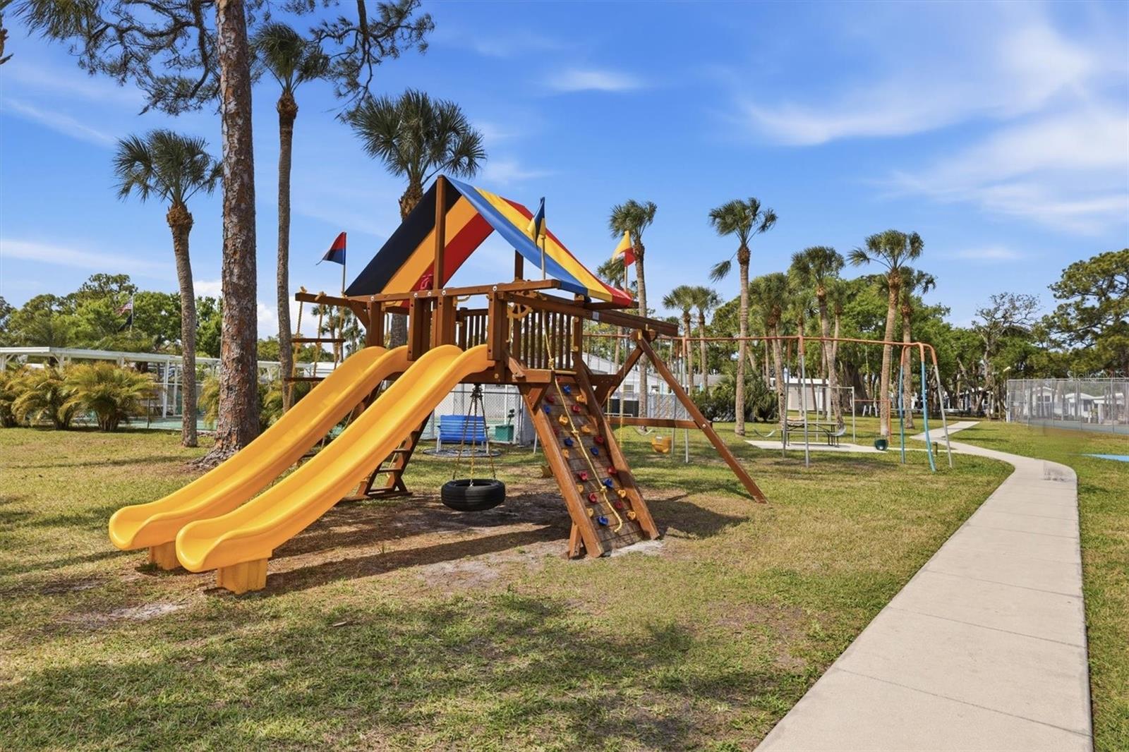 SARASOTA LAKES RV RESORT - Residential