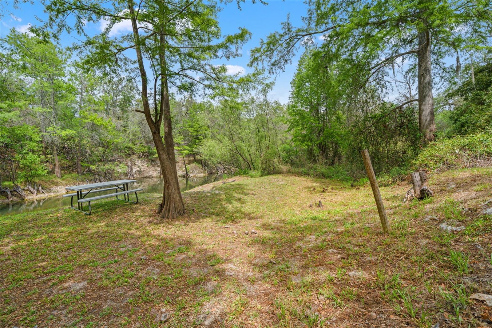 33013 ROUND TABLE ROAD