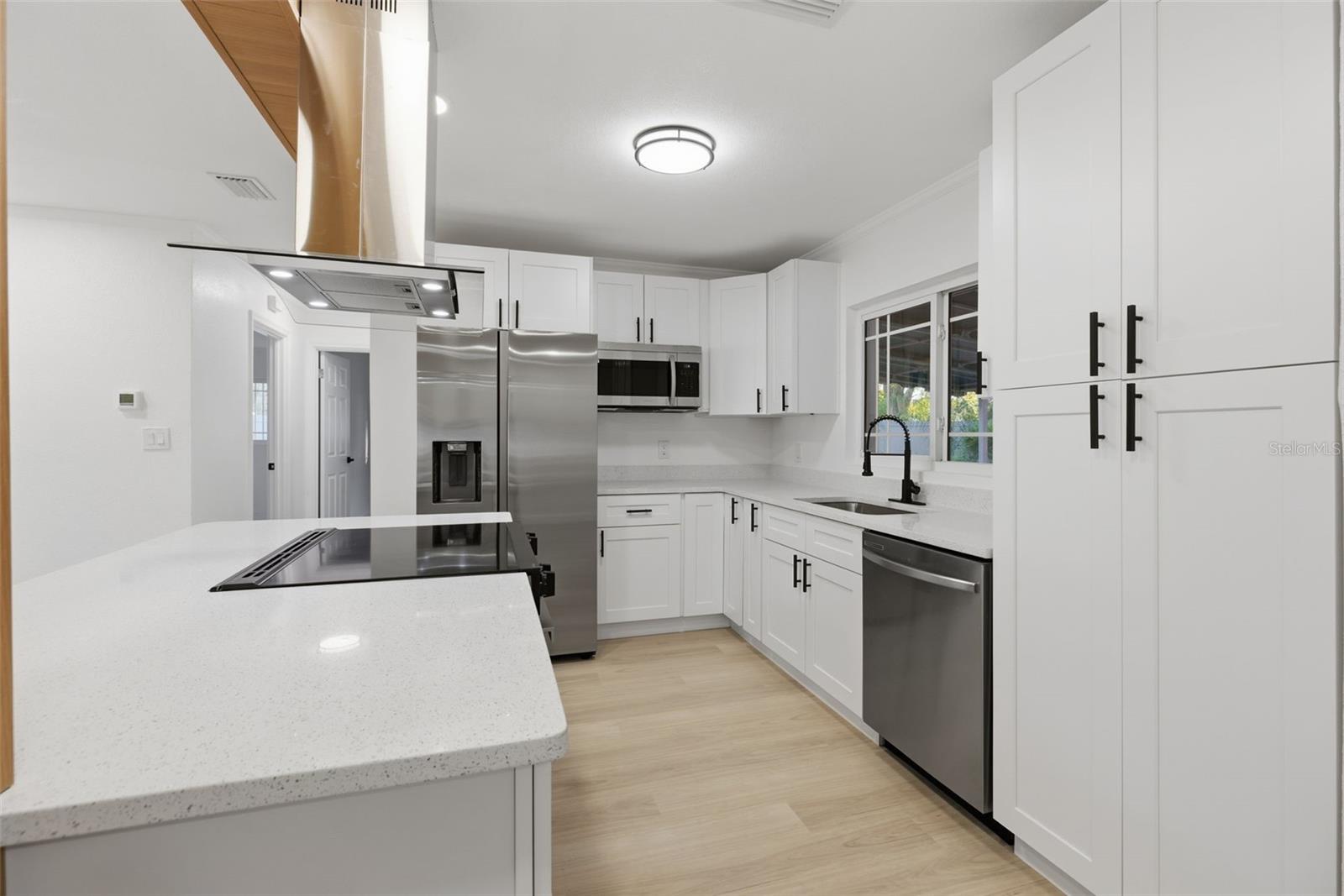 CRISP MANOR - Residential