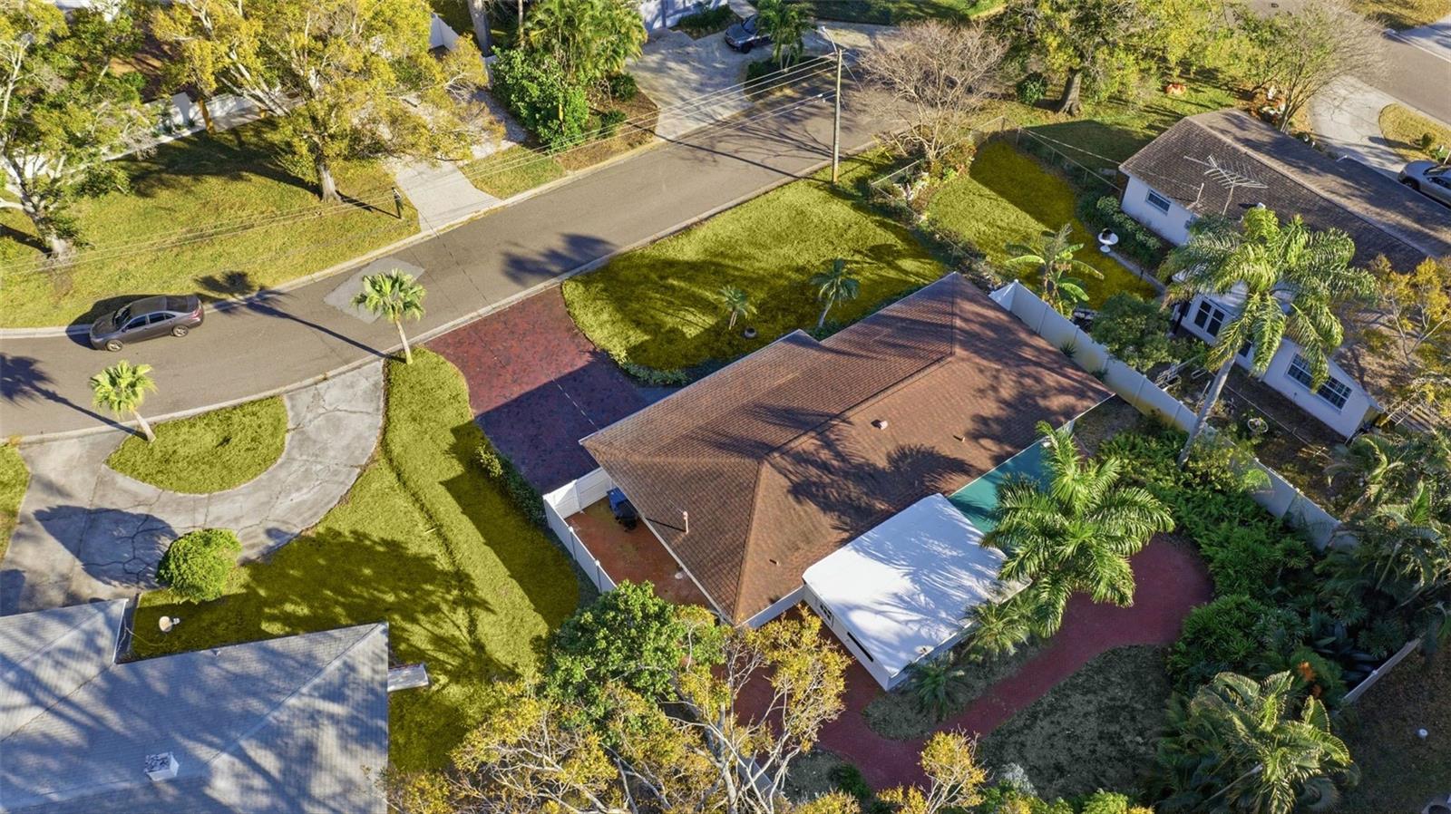 CRISP MANOR - Residential