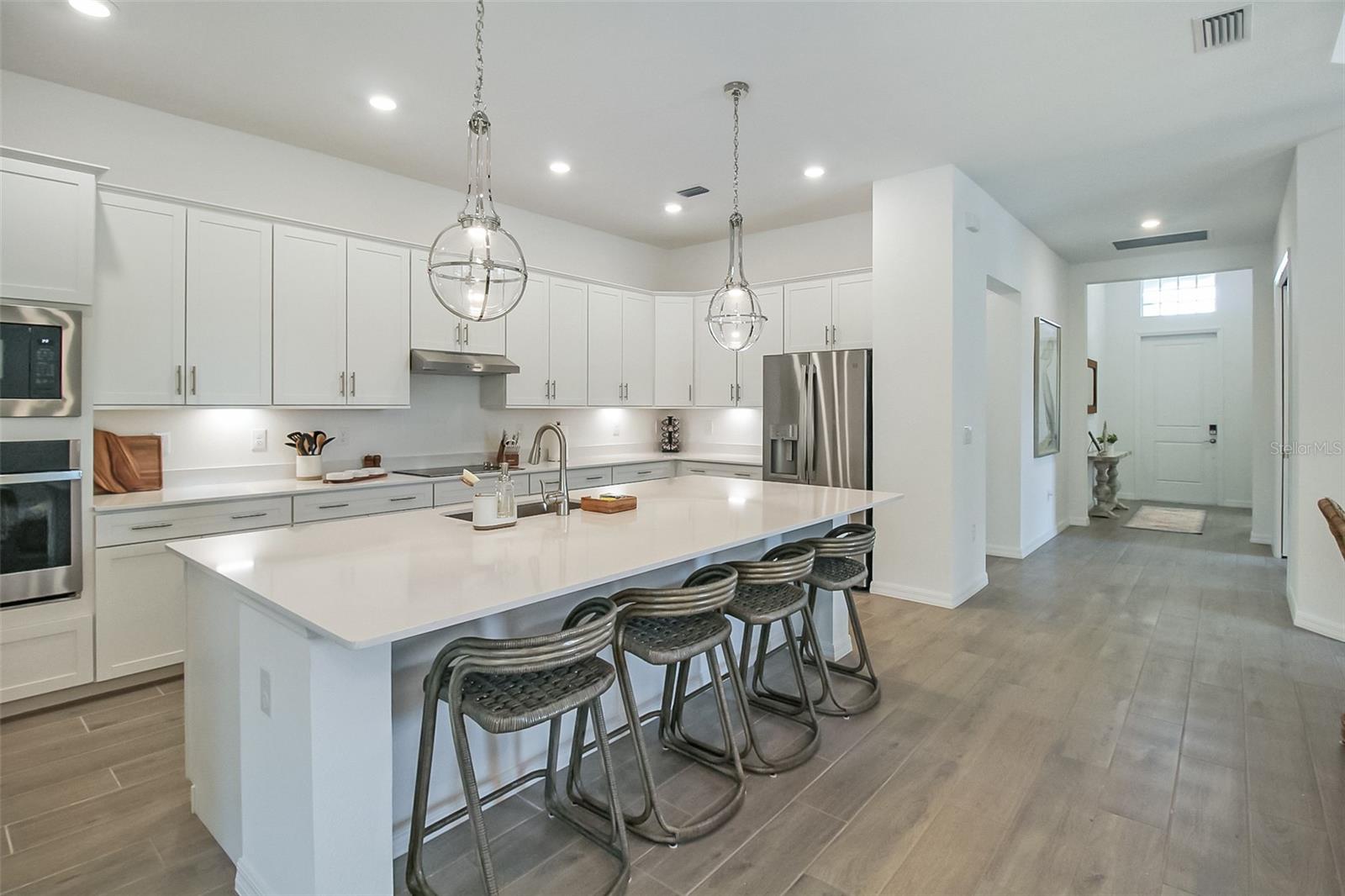 WELLEN PK GOLF & COUNTRY CLUB - Residential Lease