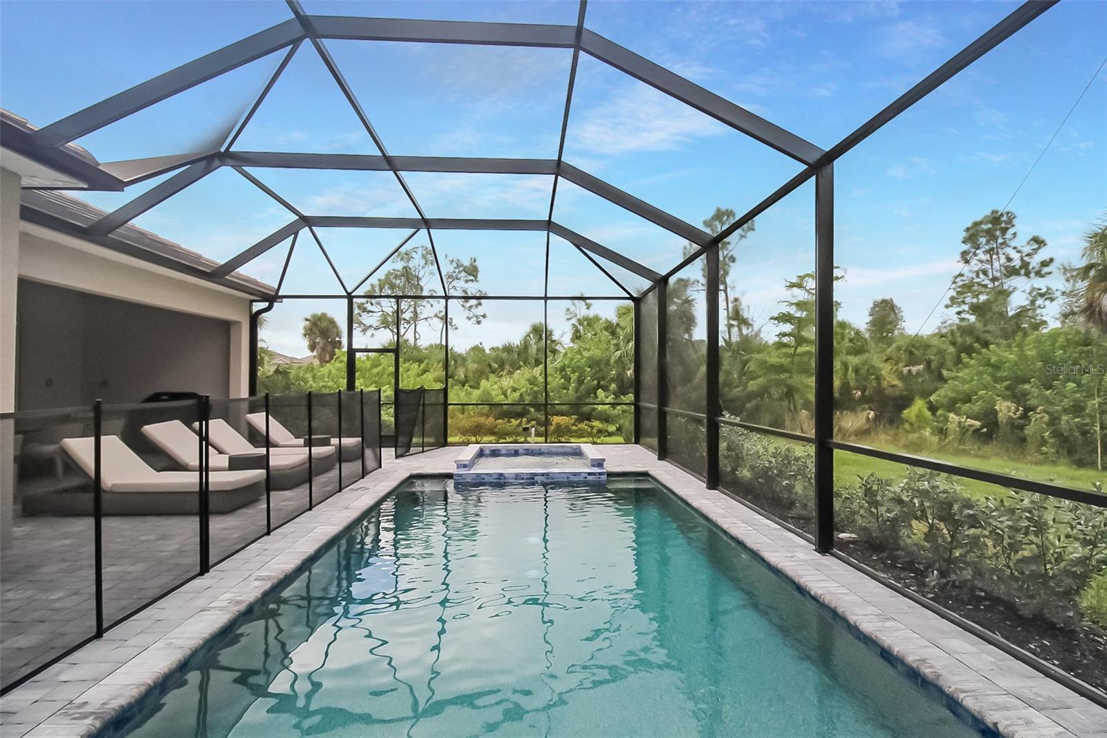 WELLEN PK GOLF & COUNTRY CLUB - Residential Lease