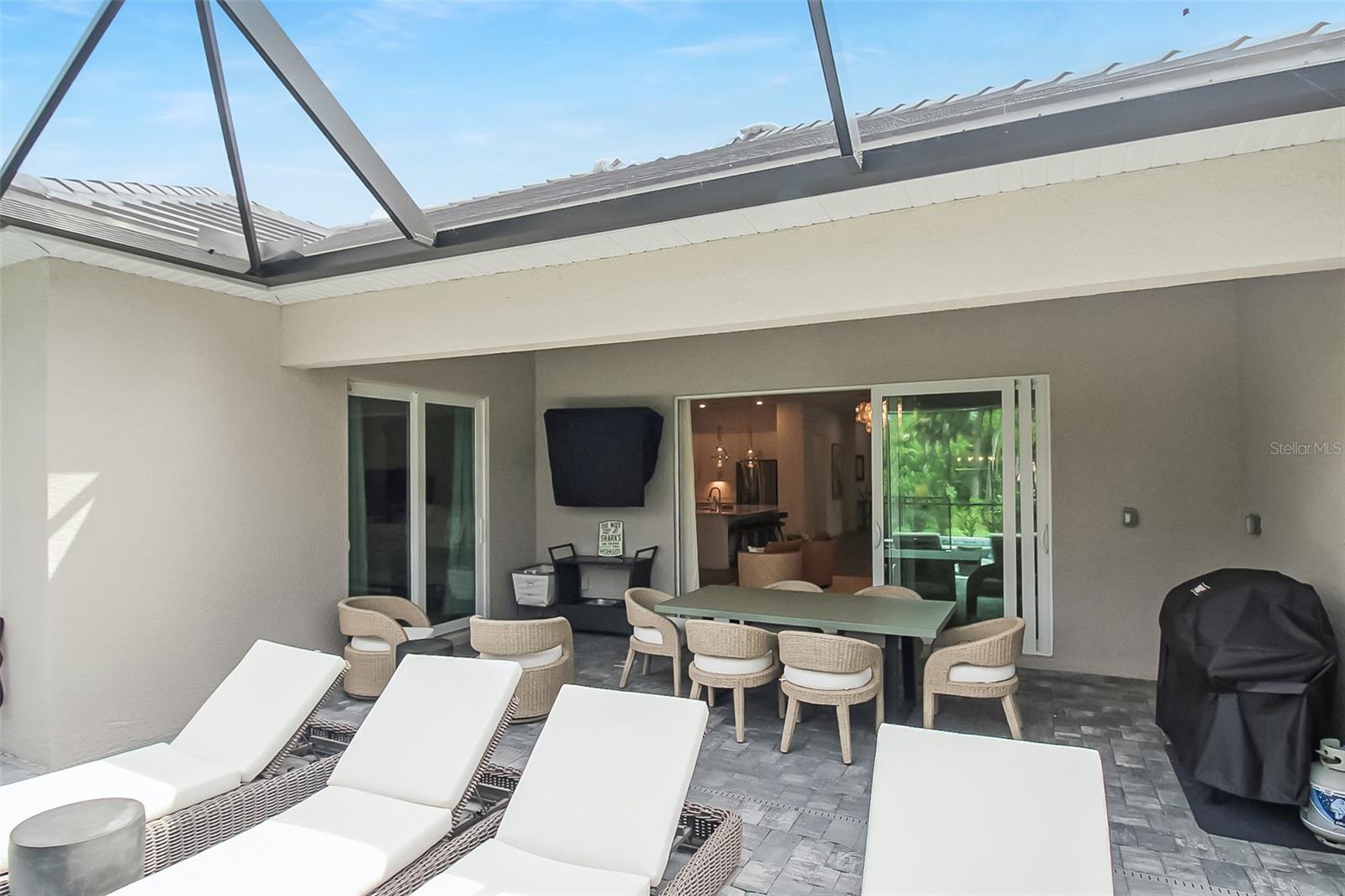 WELLEN PK GOLF & COUNTRY CLUB - Residential Lease