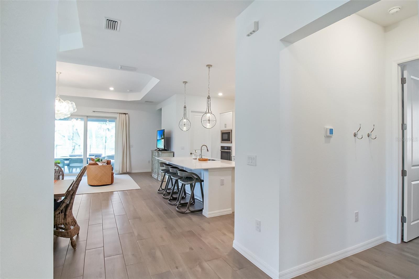WELLEN PK GOLF & COUNTRY CLUB - Residential Lease