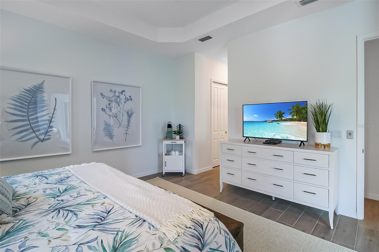 WELLEN PK GOLF & COUNTRY CLUB - Residential Lease