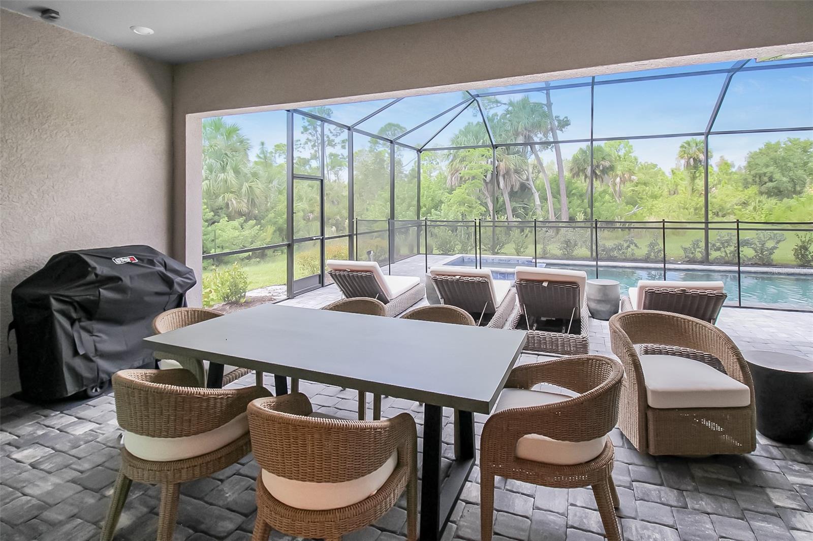 WELLEN PK GOLF & COUNTRY CLUB - Residential Lease