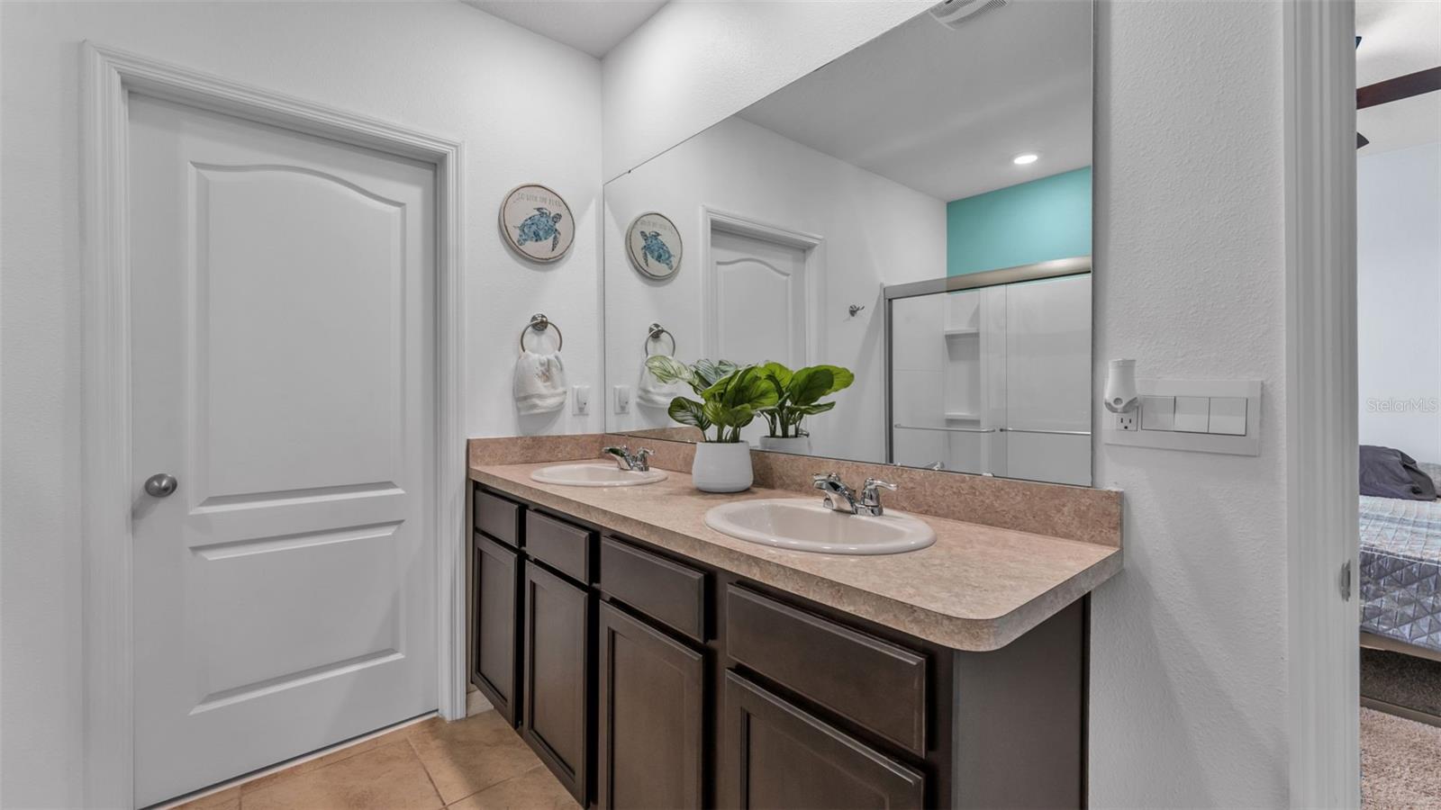 EDEN HILLS - Residential