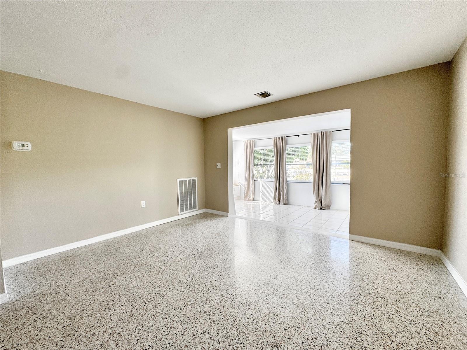 FLOR A MAR - Residential Lease