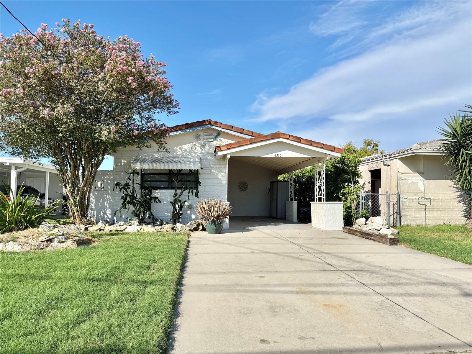 FLOR A MAR - Residential Lease