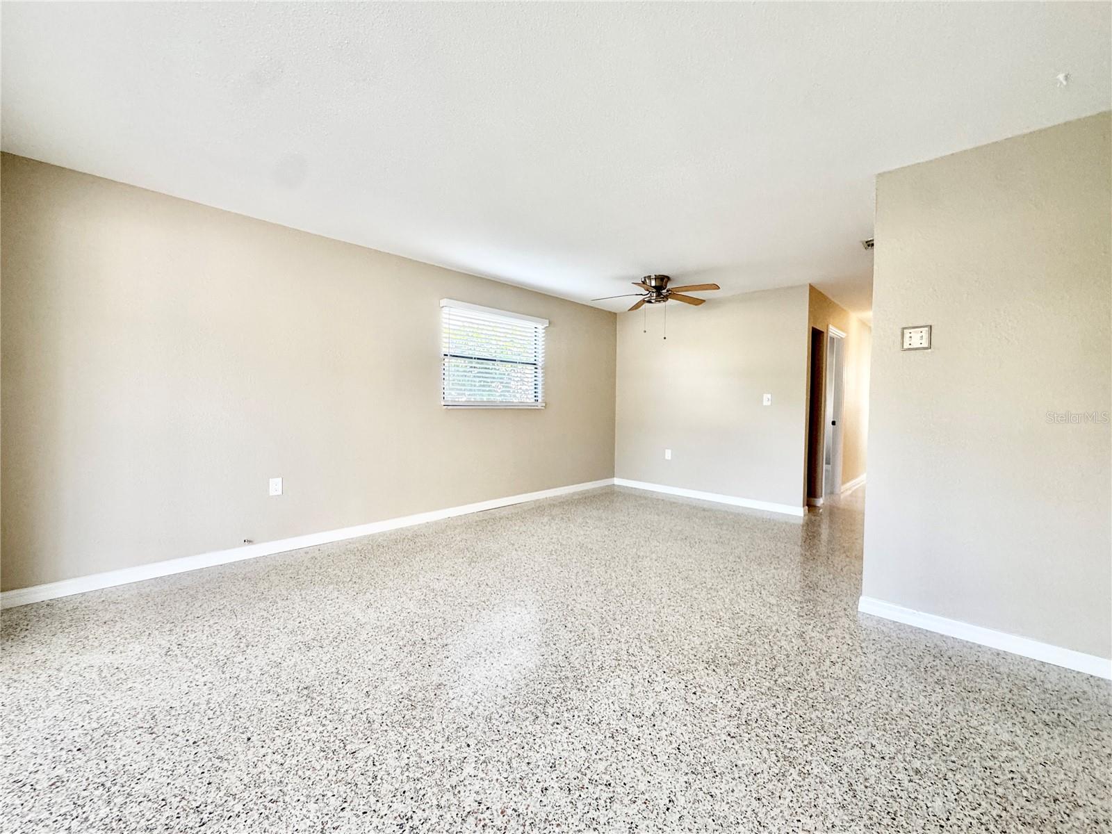 FLOR A MAR - Residential Lease