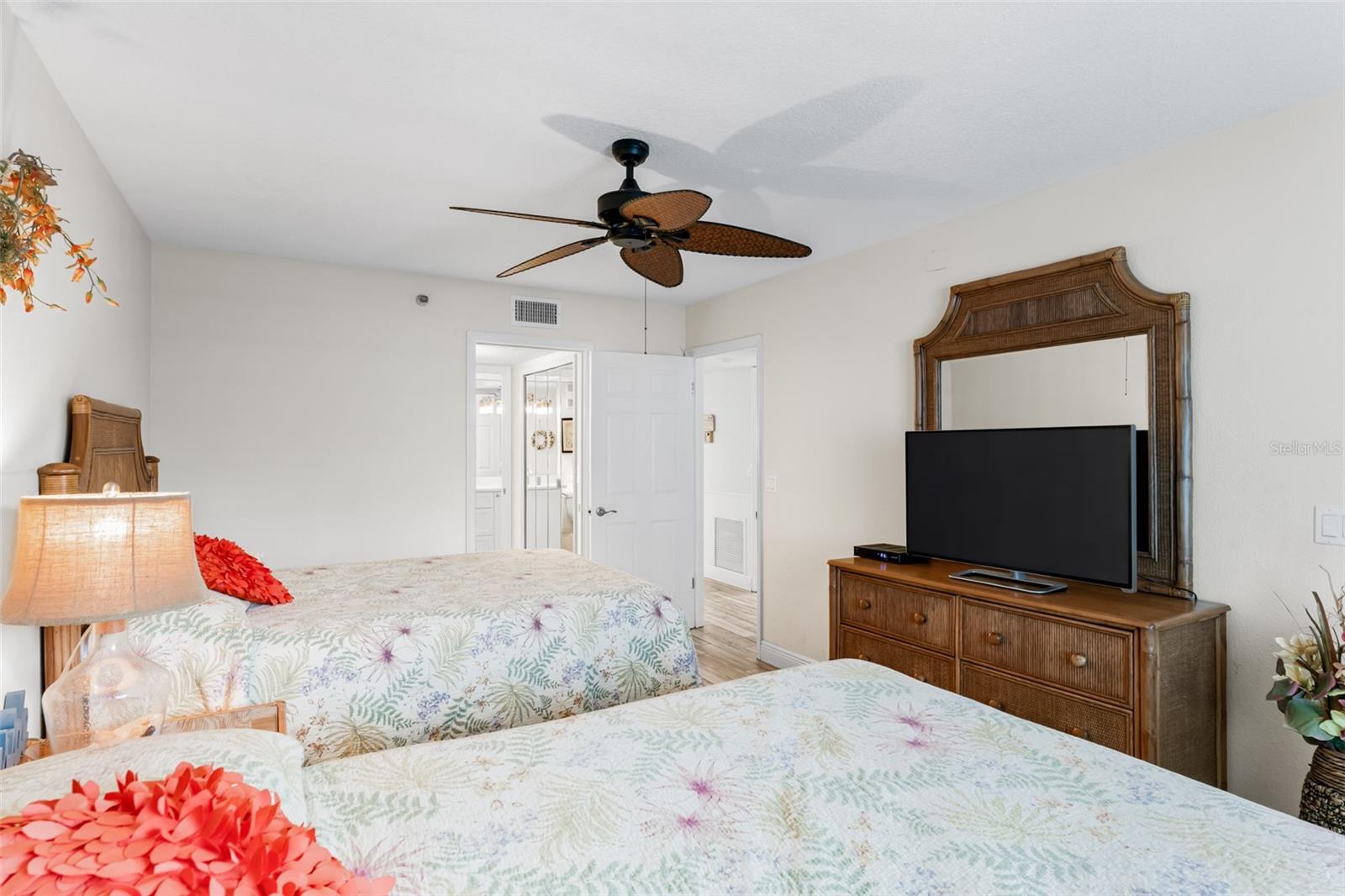 SAND DOLLAR CONDO - Residential
