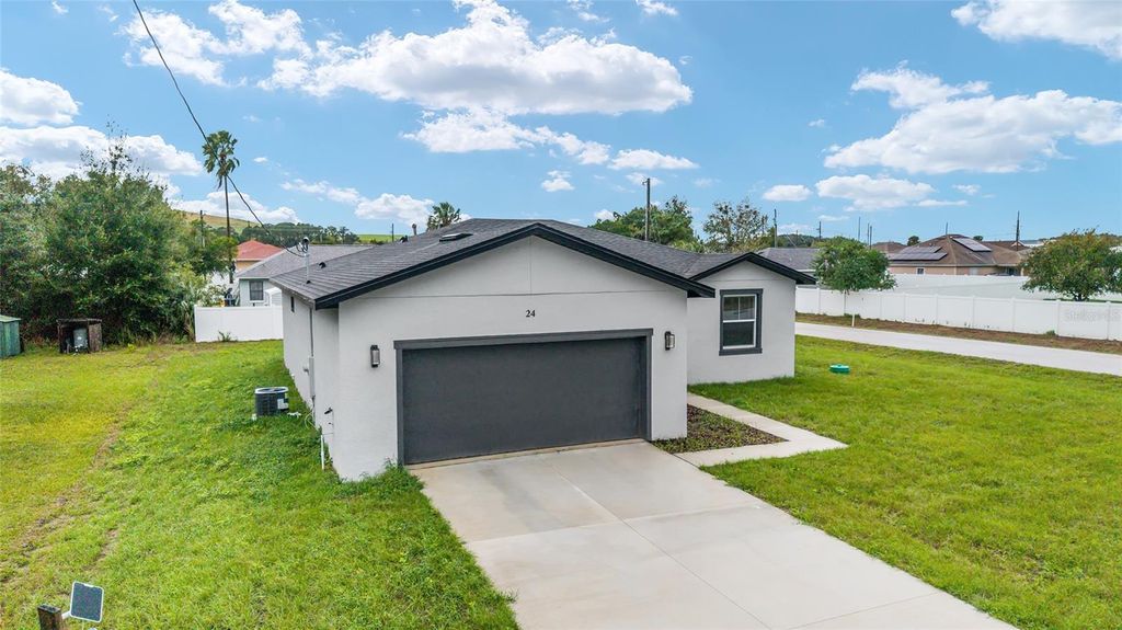 Photo of 24 Dogwood Trail, Ocala, FL 34472 (MLS # OM711448)