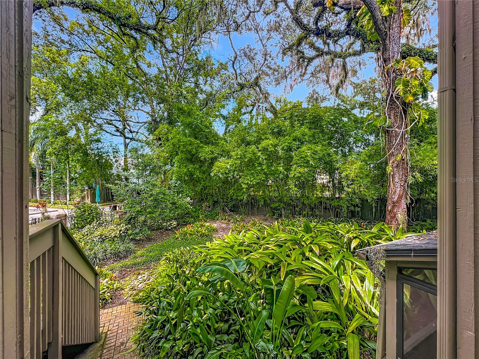 CHEROKEE PLACE CONDO PH 01 - Residential