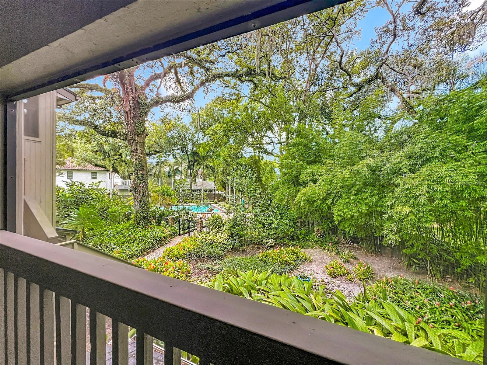 CHEROKEE PLACE CONDO PH 01 - Residential