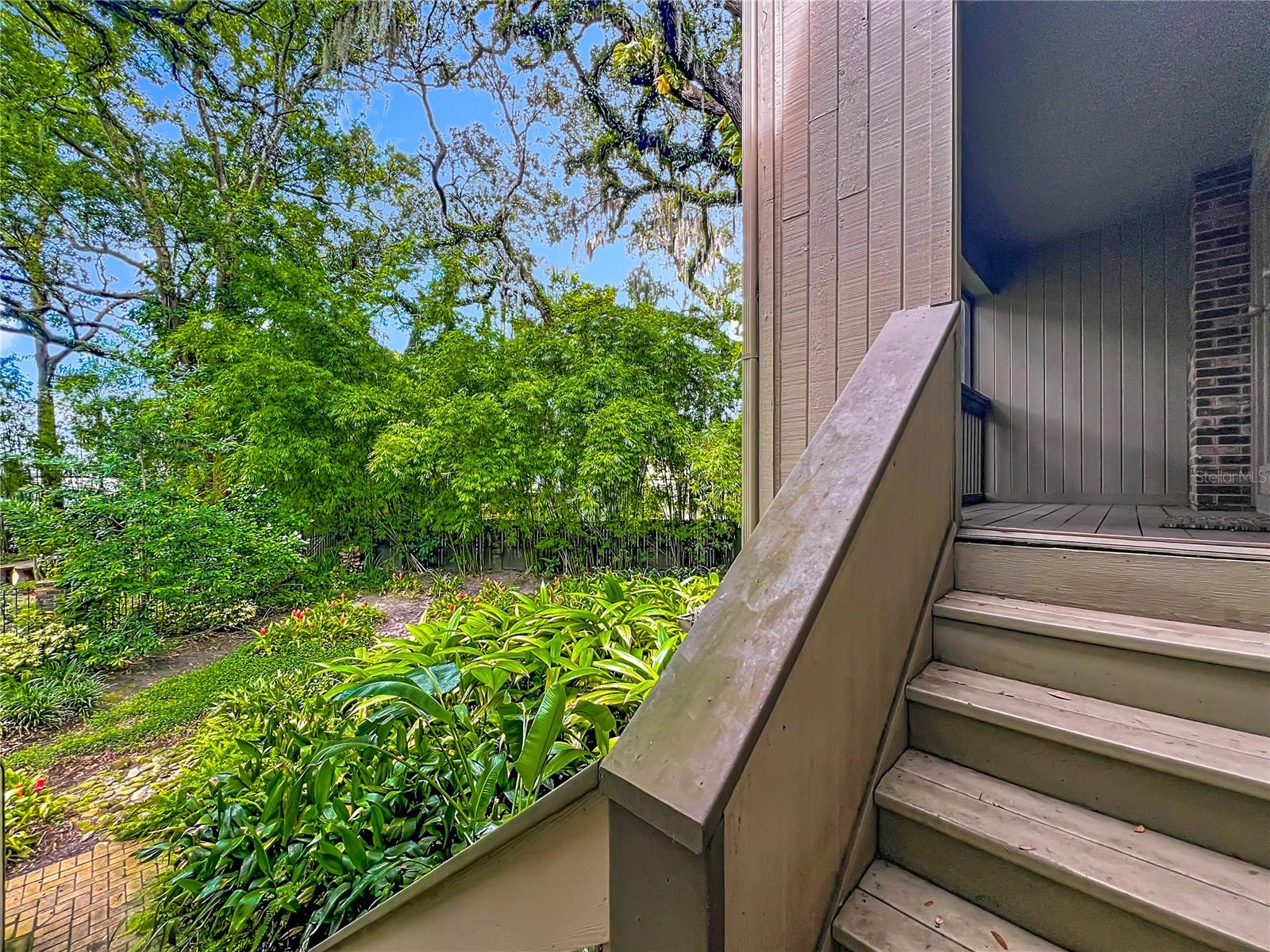 CHEROKEE PLACE CONDO PH 01 - Residential