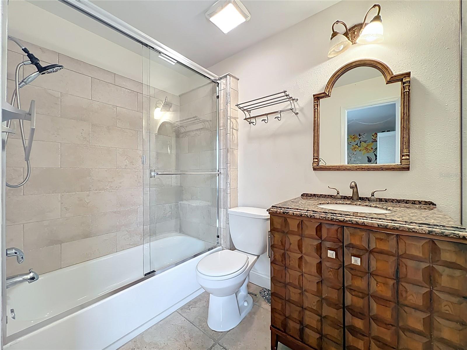 CHEROKEE PLACE CONDO PH 01 - Residential