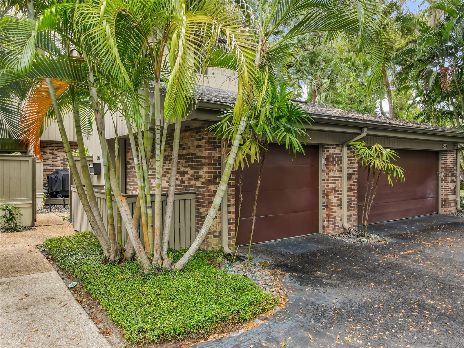 CHEROKEE PLACE CONDO PH 01 - Residential